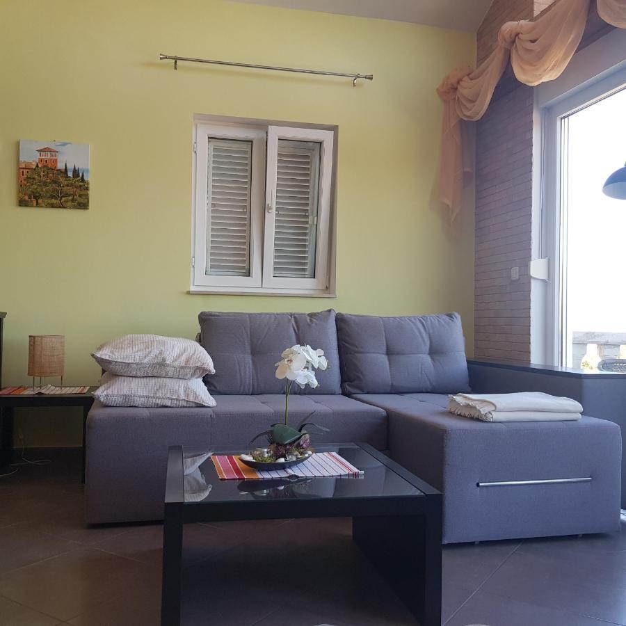 Apartmani Afrodita 수티반 외부 사진